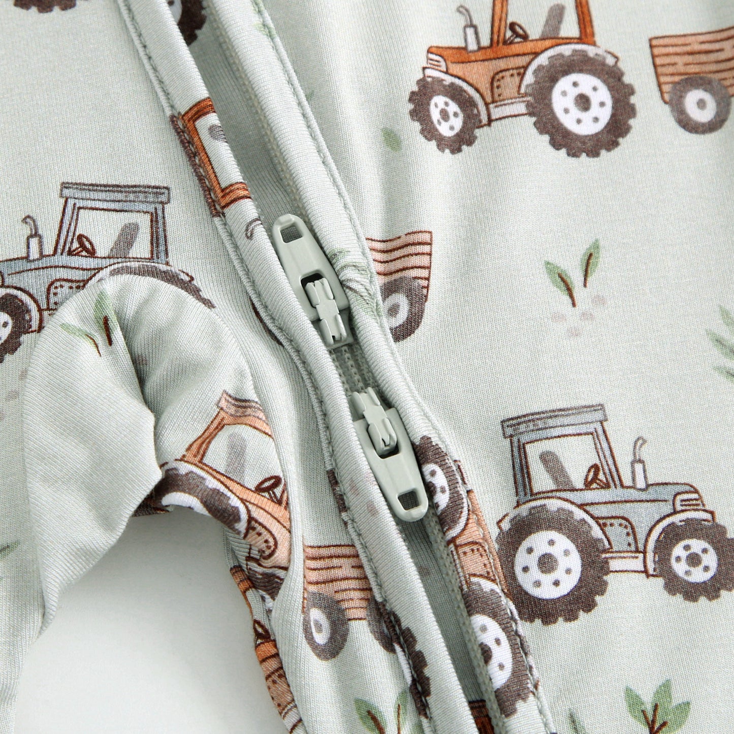 Bamboo Zip Sleeper - Tractors